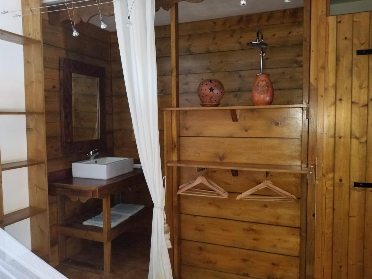 סן-קלוד Les Bananes Vertes Ecolodges מראה חיצוני תמונה