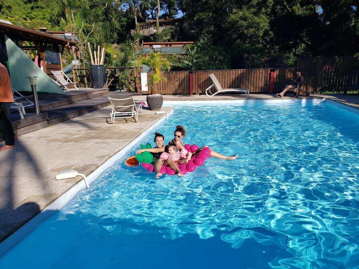 סן-קלוד Les Bananes Vertes Ecolodges מראה חיצוני תמונה
