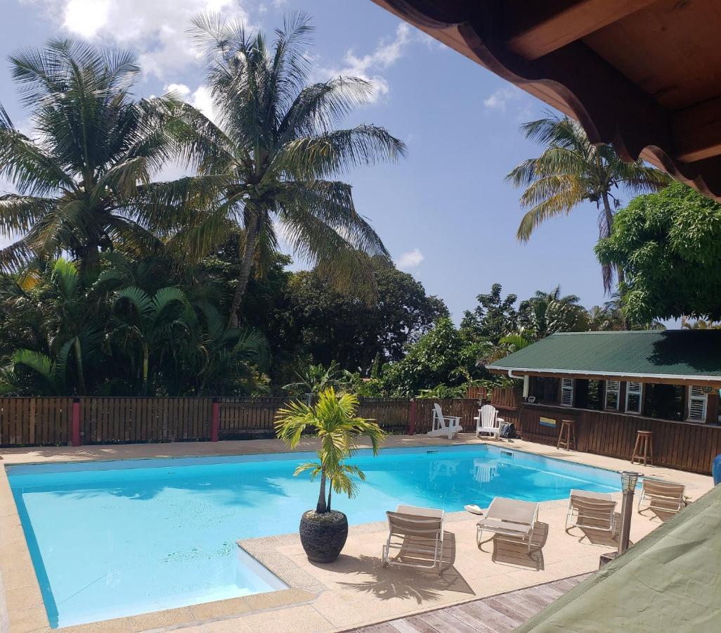 סן-קלוד Les Bananes Vertes Ecolodges מראה חיצוני תמונה